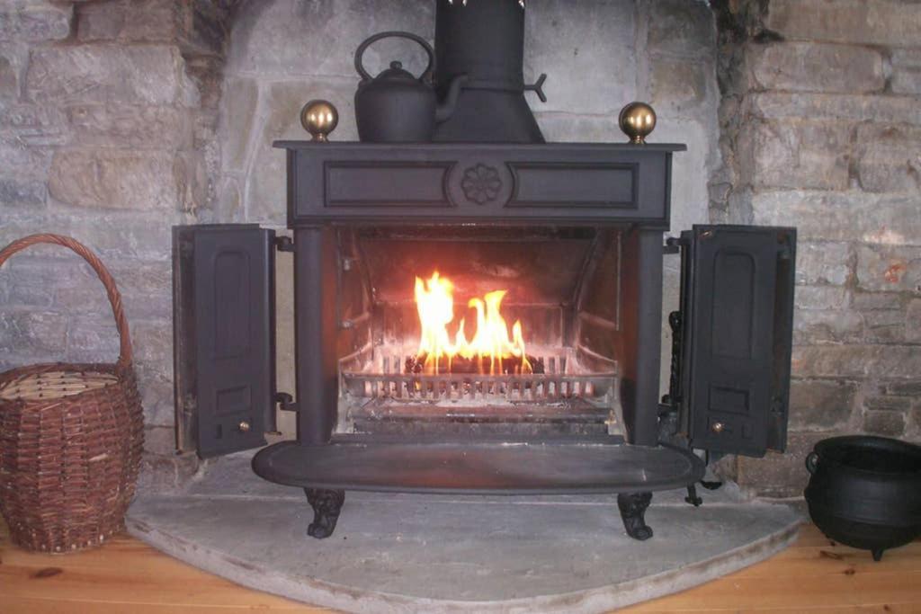 Red Stonecutters Cottage, Doolin Carrowauff المظهر الخارجي الصورة