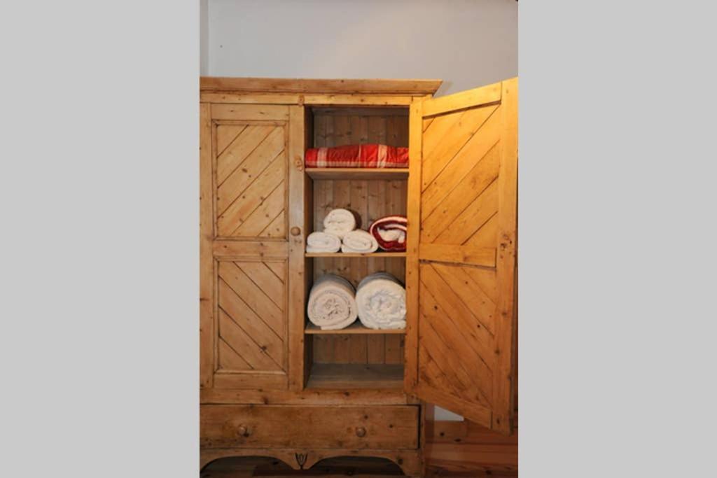 Red Stonecutters Cottage, Doolin Carrowauff المظهر الخارجي الصورة