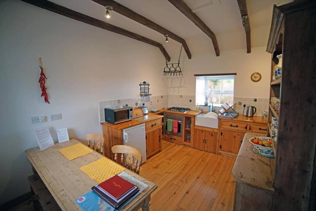 Red Stonecutters Cottage, Doolin Carrowauff المظهر الخارجي الصورة